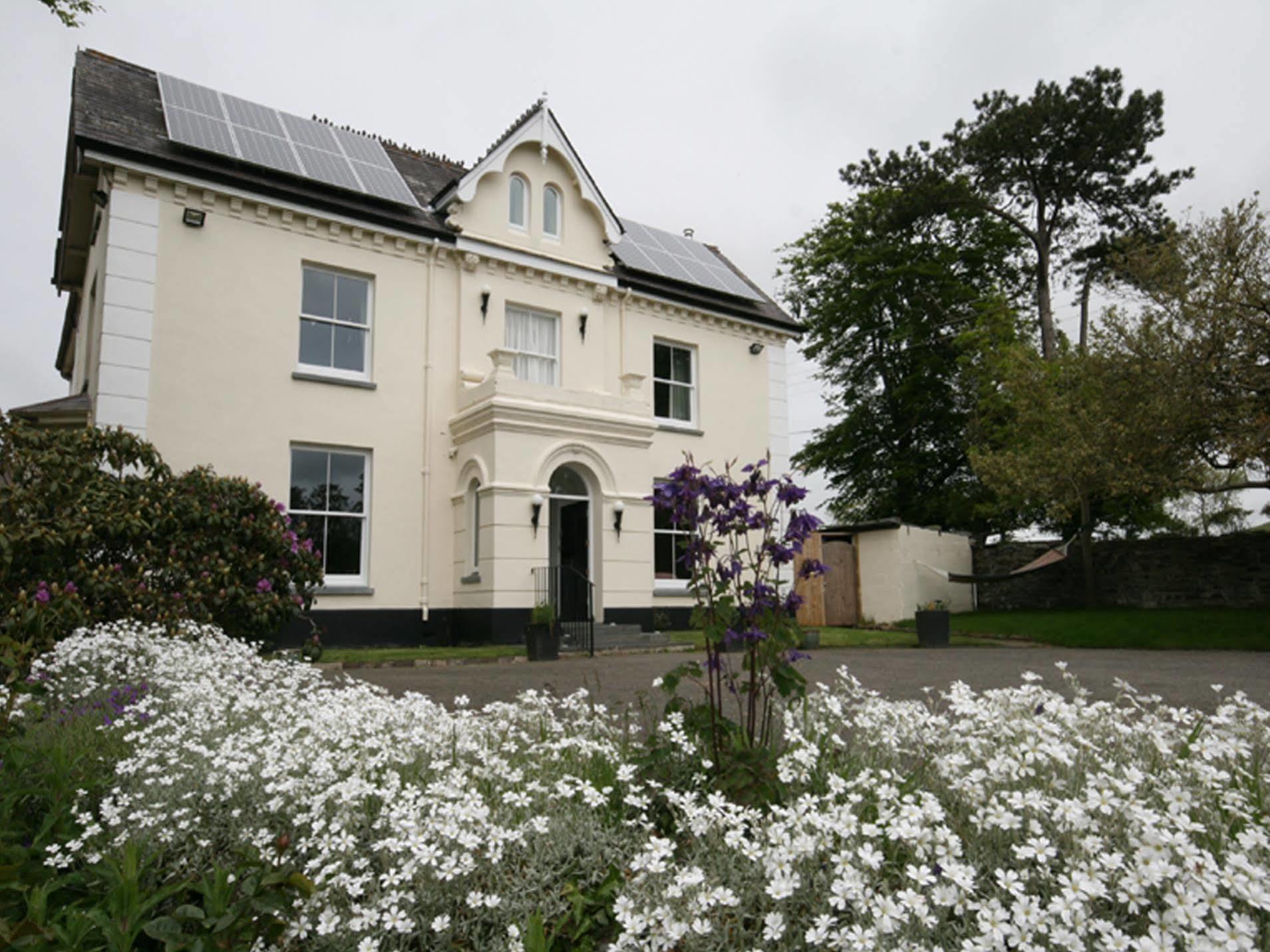 Caemorgan Mansion Hotel Cardigan Exterior photo